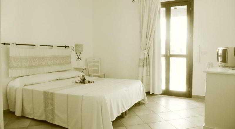 Borgo Dei Pescatori Hotel Aglientu Ngoại thất bức ảnh