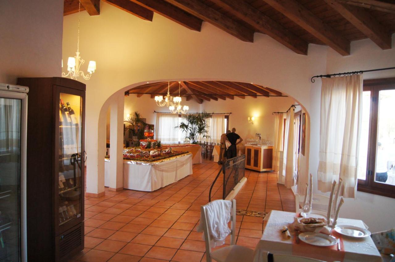 Borgo Dei Pescatori Hotel Aglientu Ngoại thất bức ảnh