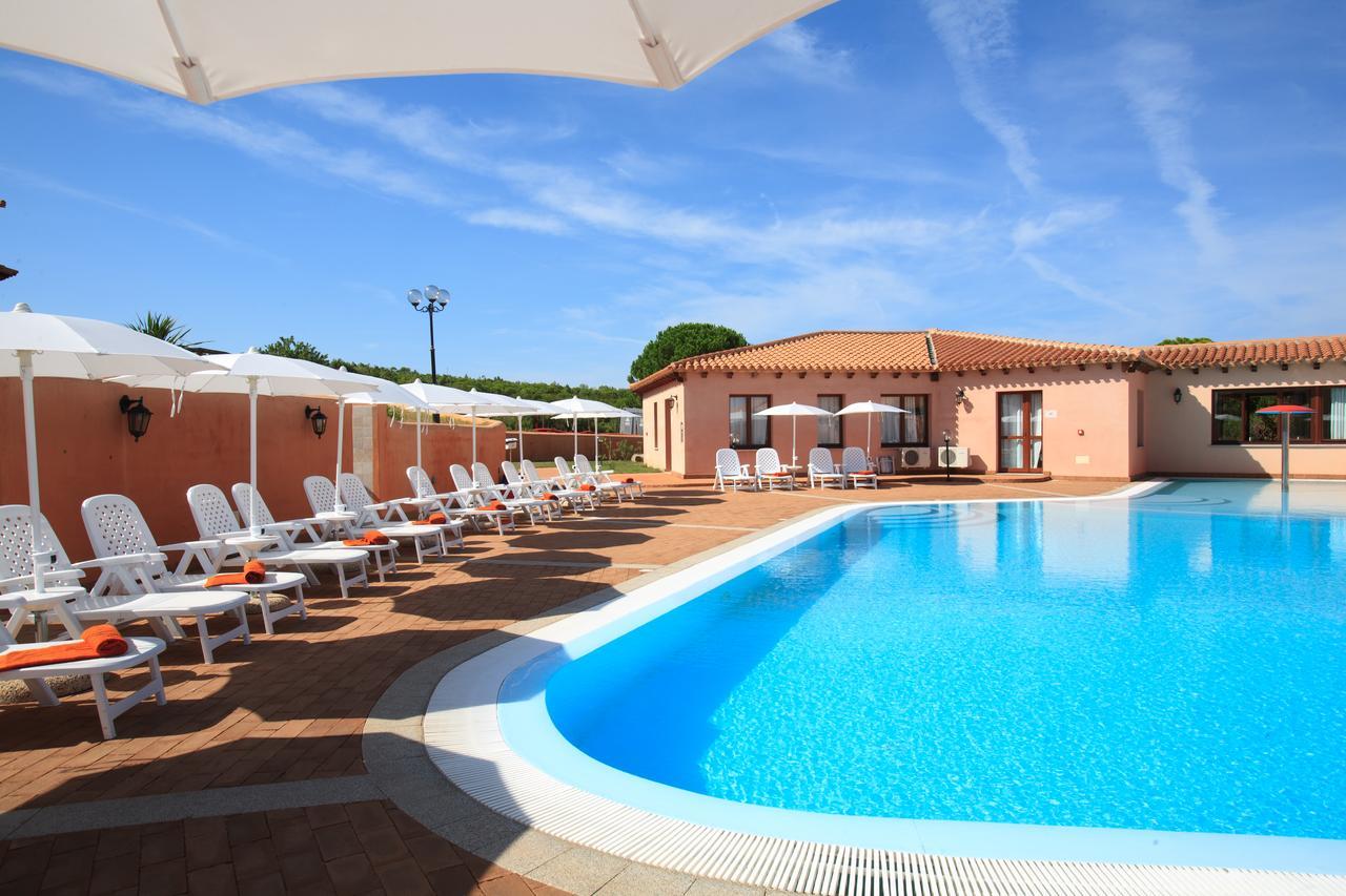 Borgo Dei Pescatori Hotel Aglientu Ngoại thất bức ảnh
