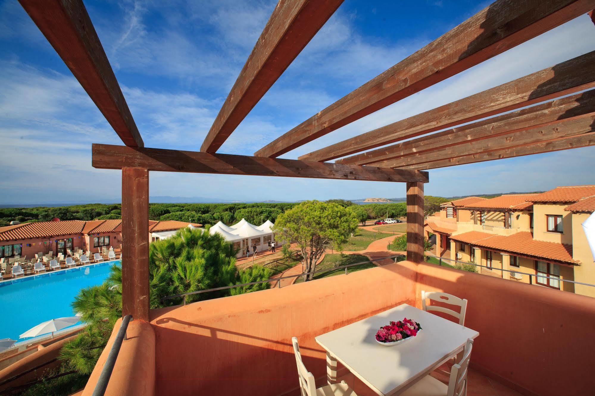 Borgo Dei Pescatori Hotel Aglientu Ngoại thất bức ảnh
