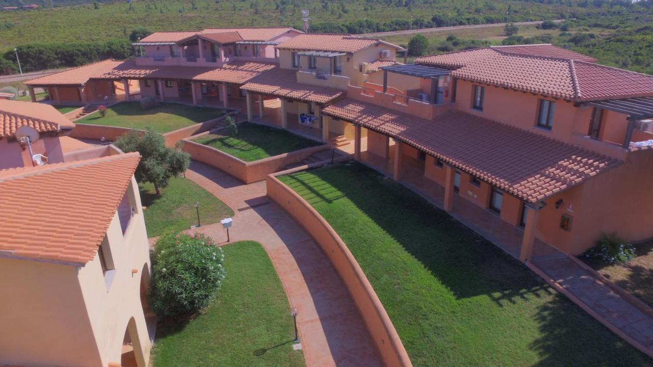 Borgo Dei Pescatori Hotel Aglientu Ngoại thất bức ảnh