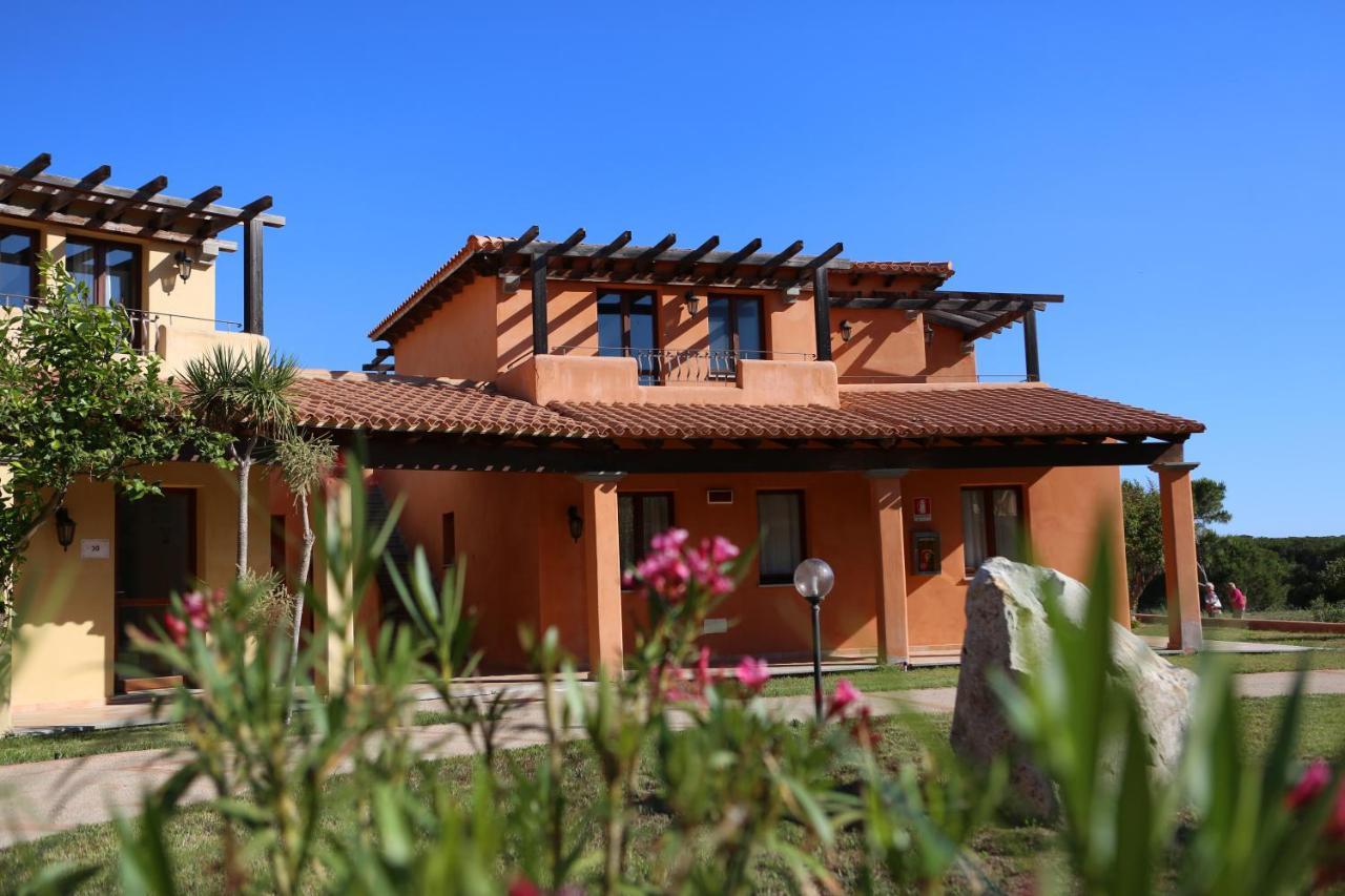 Borgo Dei Pescatori Hotel Aglientu Ngoại thất bức ảnh